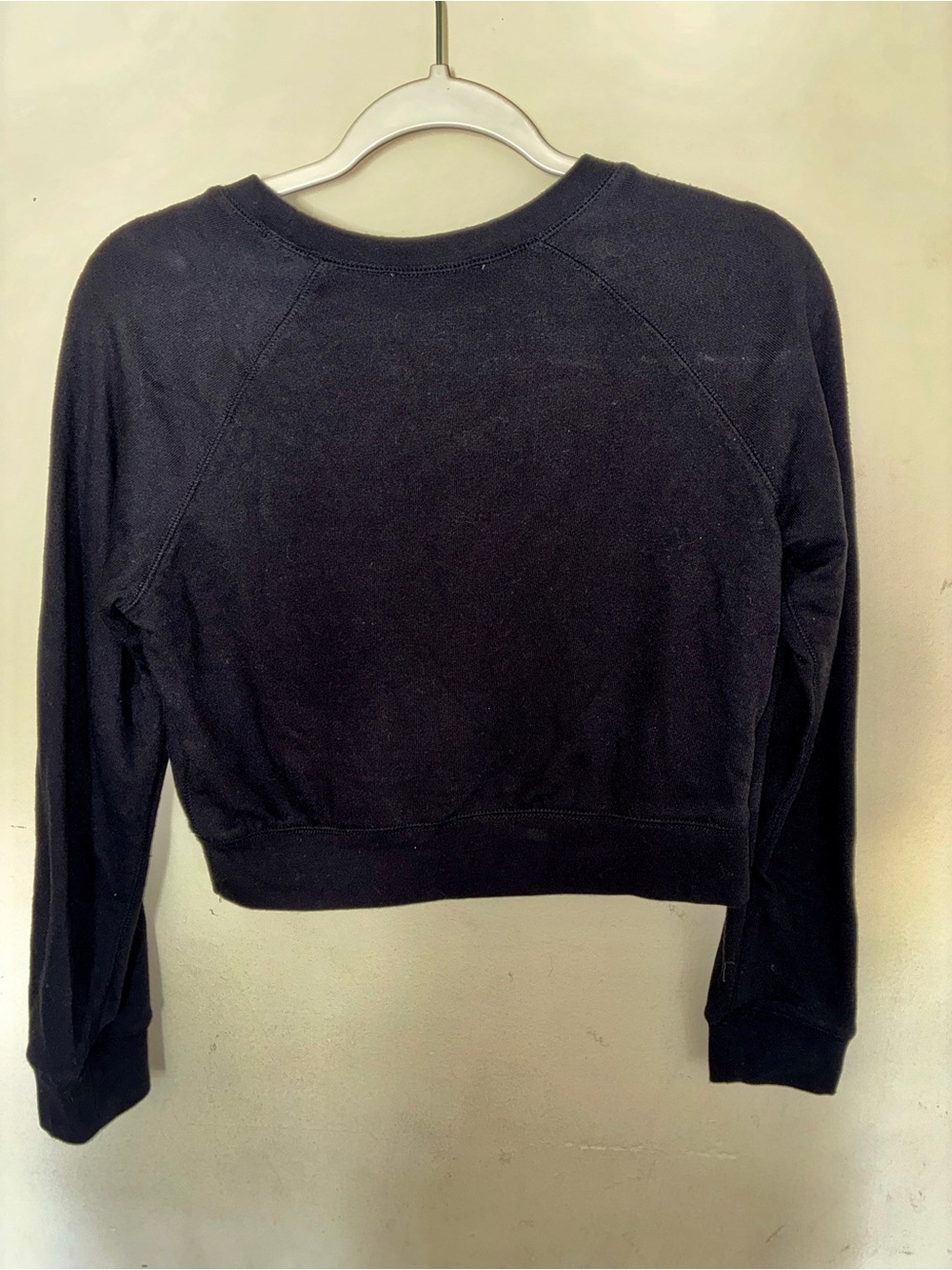 Forever 21 Black Cropped Crewneck Sweatshirt - Women’s Size L
